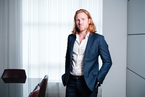 Jamie Barton, Managing Associate